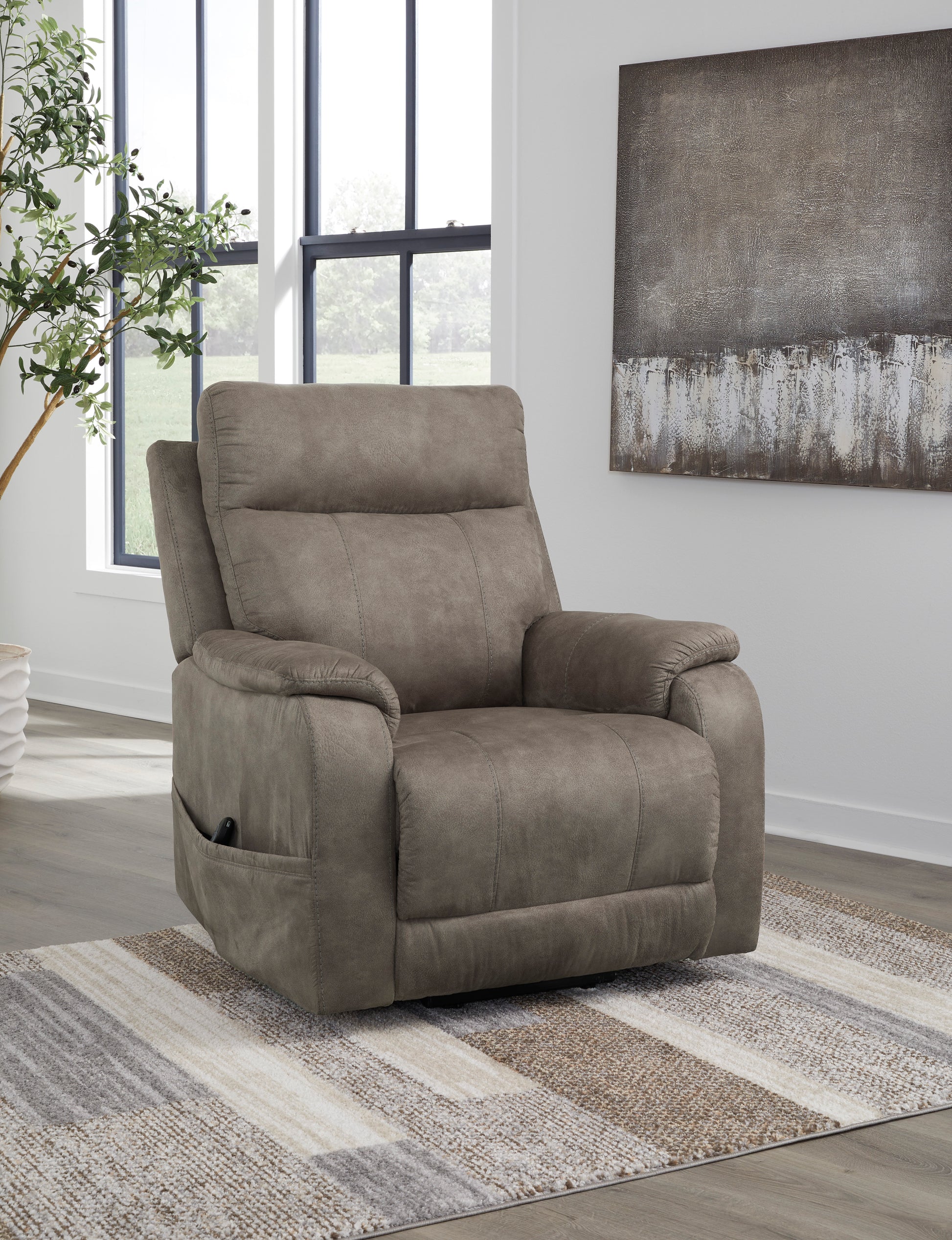 Crestmeade Lift Recliner