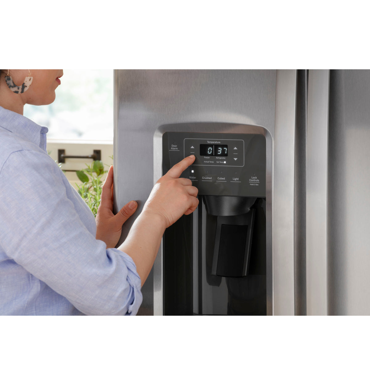 GE 23.0 Cu. Ft. Side-By-Side Refrigerator (GSS23GYPFS)