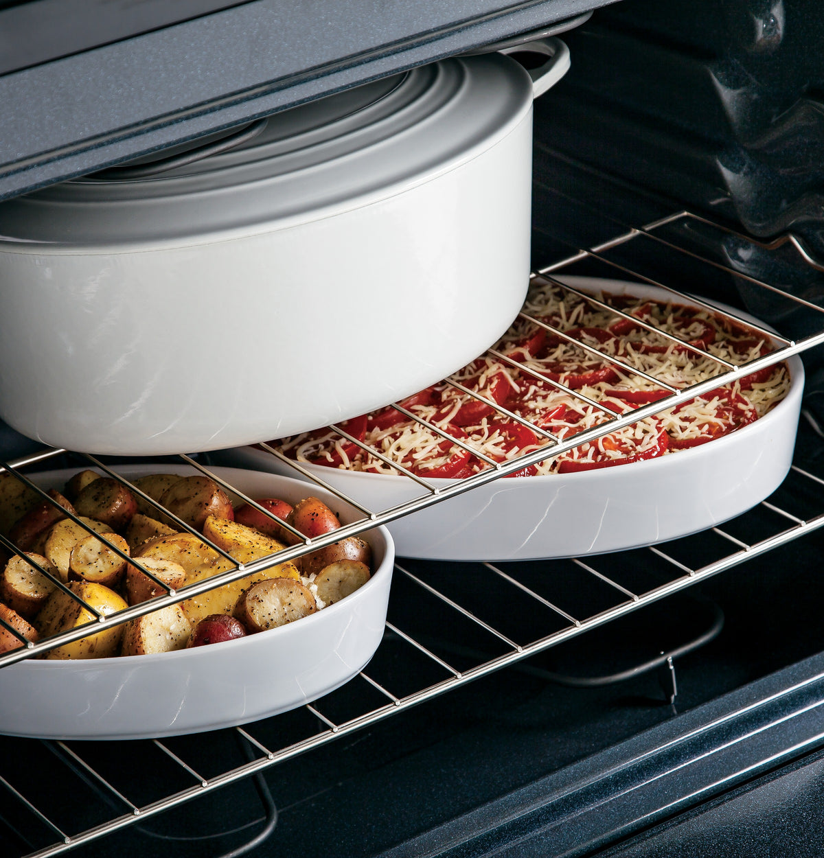GE 30" Free-Standing Electric Range (JBS360DMWW)