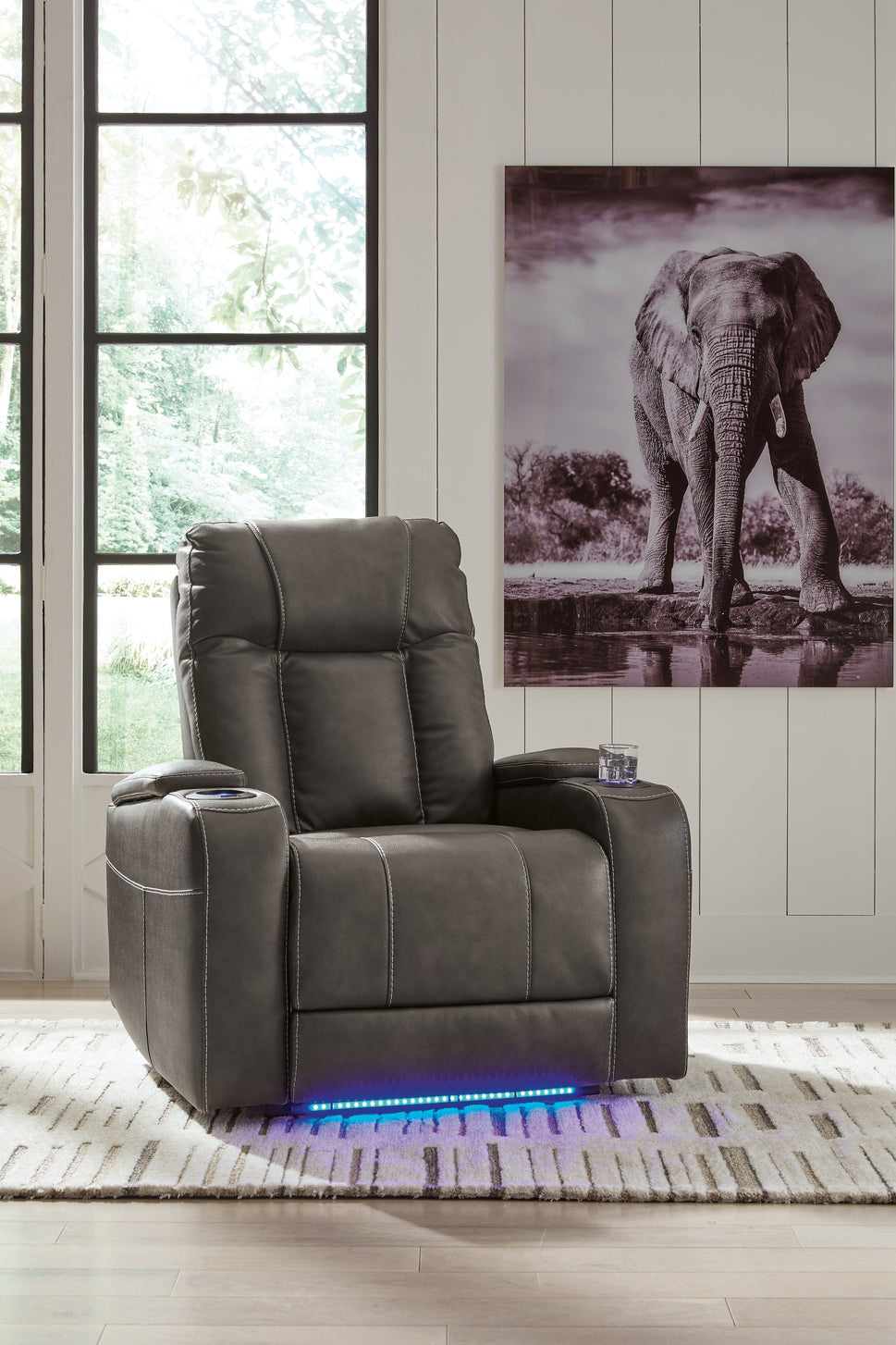 Feazada Recliner