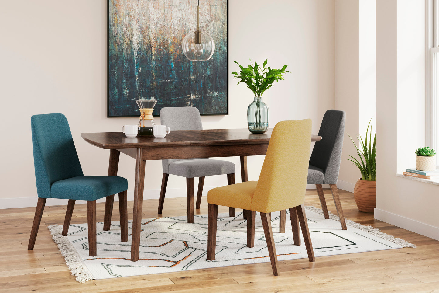 Lyncott dining room set