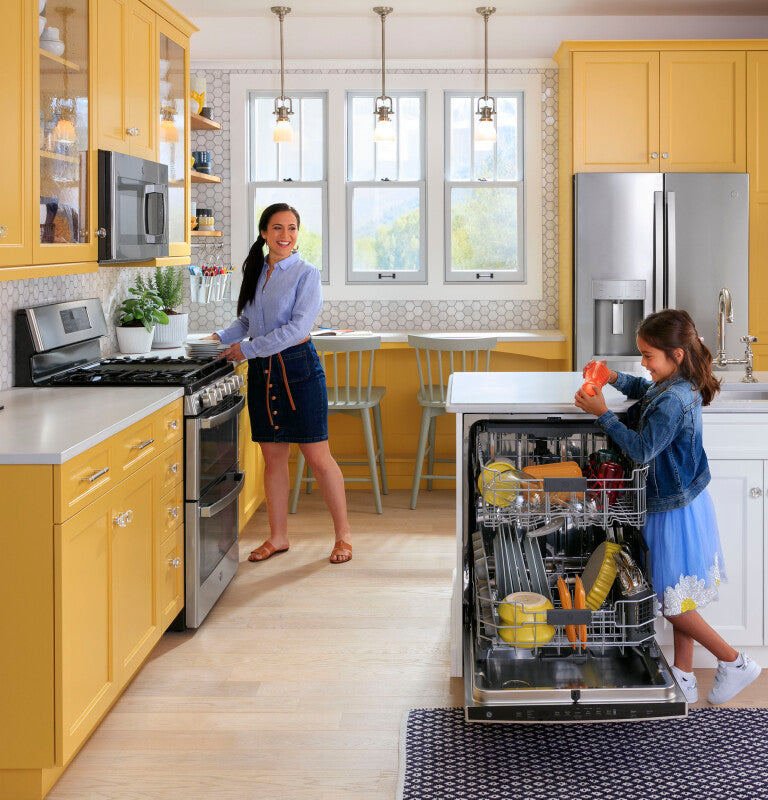 GE 27.7 Cu. Ft. Fingerprint Resistant French-Door Refrigerator (GFE28GYNFS)