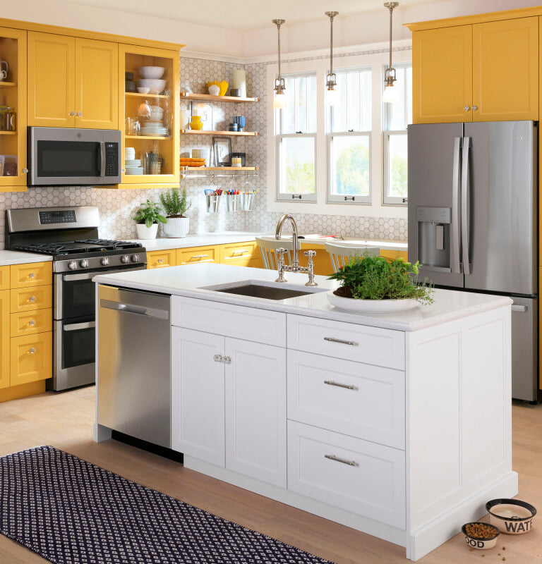 GE 27.7 Cu. Ft. Fingerprint Resistant French-Door Refrigerator (GFE28GYNFS)