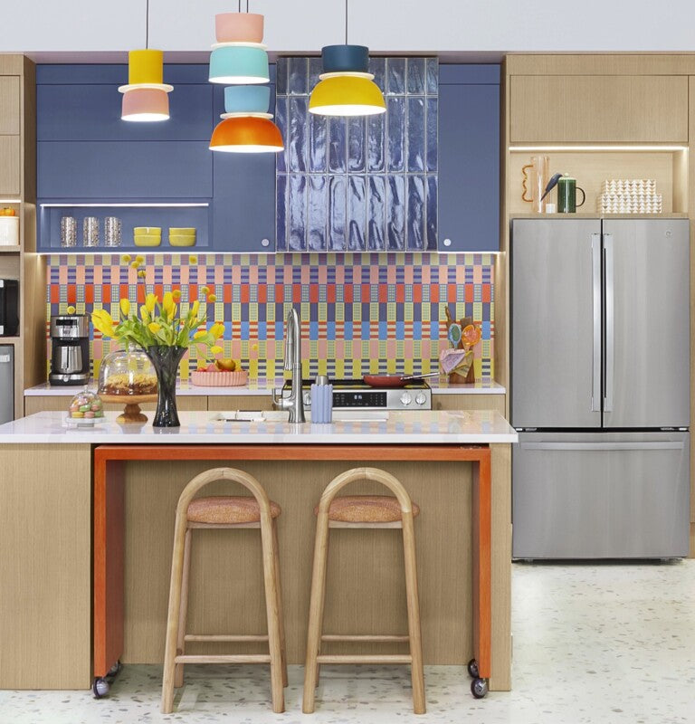 GE 27.0 Cu. Ft. Fingerprint Resistant French-Door Refrigerator (GNE27JYMFS)