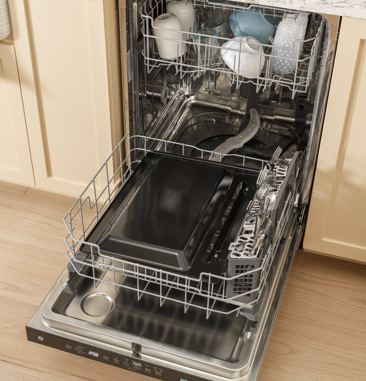 GE 30" Free-Standing Electric Convection Range with No Preheat Air Fry and EasyWash Oven Tray (GRF600AVBB)