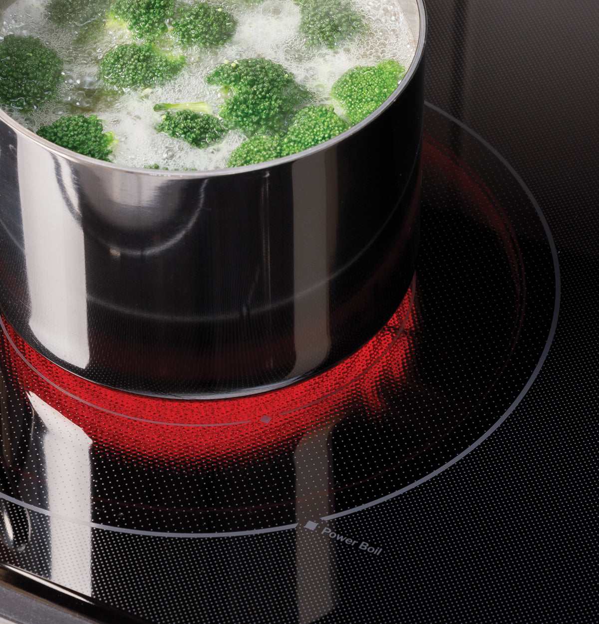 GE 30" Free-Standing Electric Convection Range with No Preheat Air Fry and EasyWash Oven Tray (GRF600AVBB)