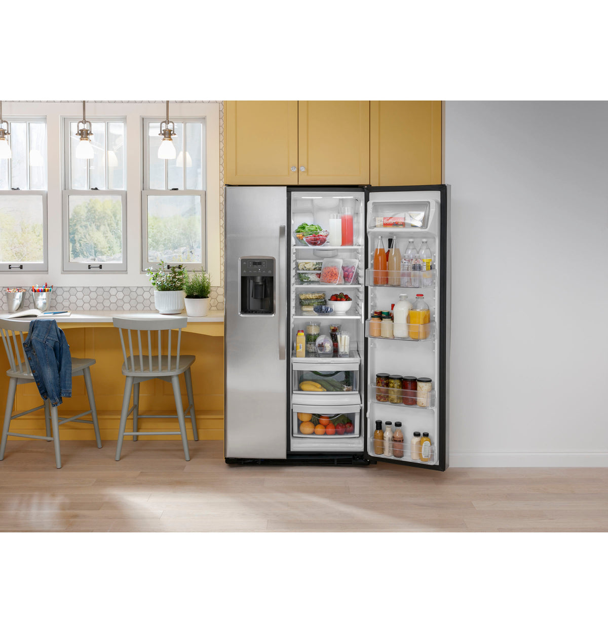 GE 23.0 Cu. Ft. Side-By-Side Refrigerator (GSS23GYPFS)