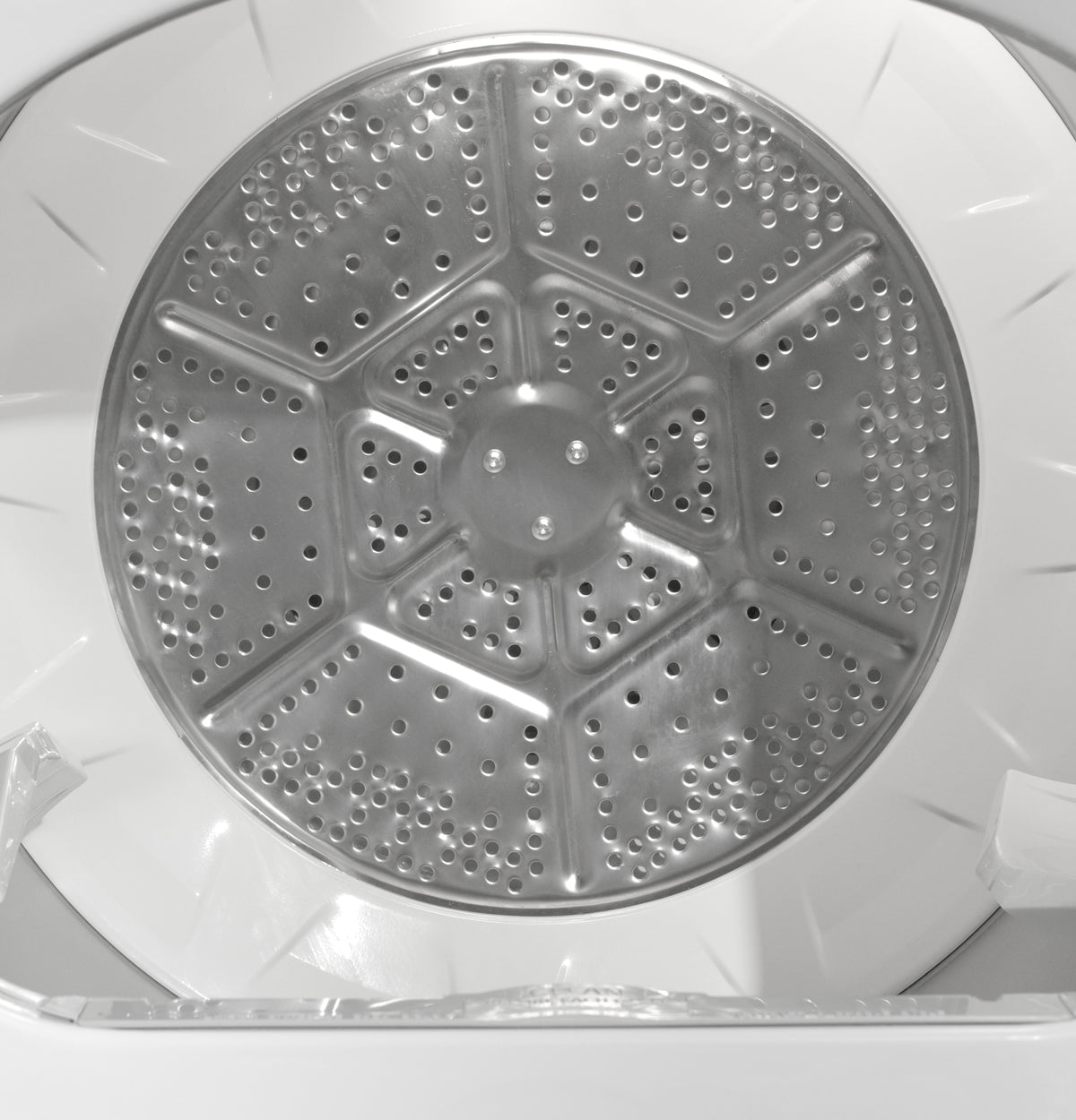 GE 7.2 cu. ft. Capacity Electric Dryer with Up To 120 ft. Venting and Extended Tumble (GTD48EASWWB)