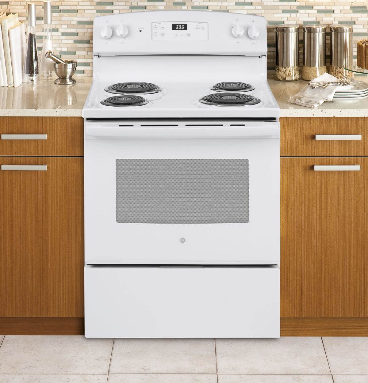 GE 30" Free-Standing Electric Range (JBS360DMWW)
